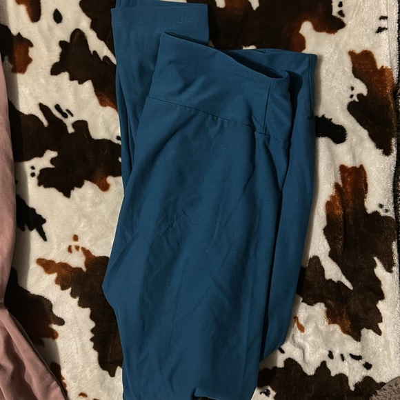 Women’s one size leggings. Both for $8. - Picture 3 of 3